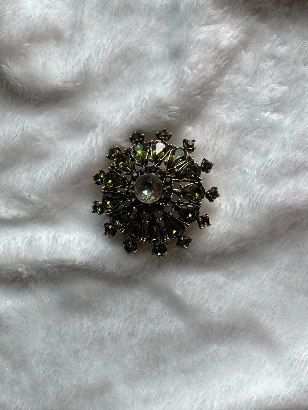 Green gem brooche